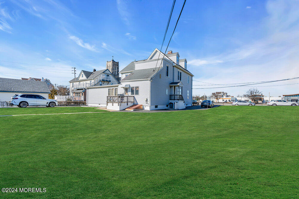 82 Chelsea Avenue