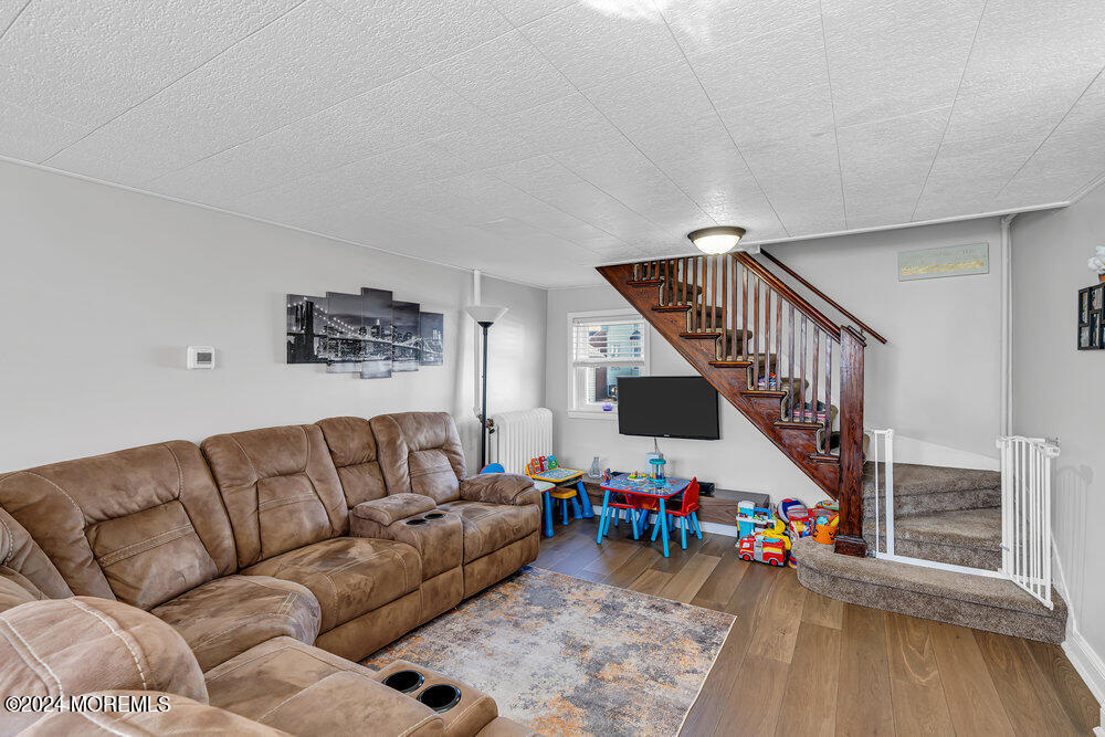 82 Chelsea Avenue