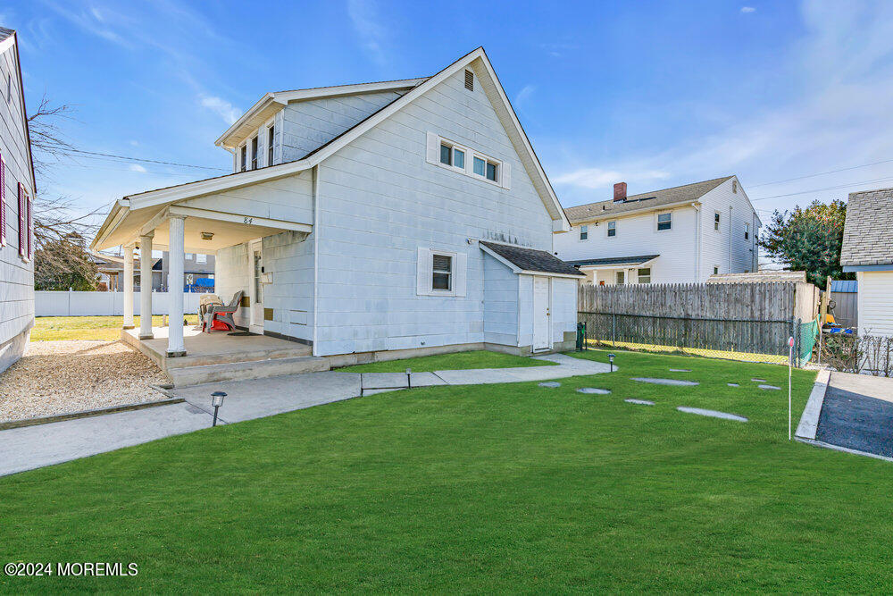 82 Chelsea Avenue