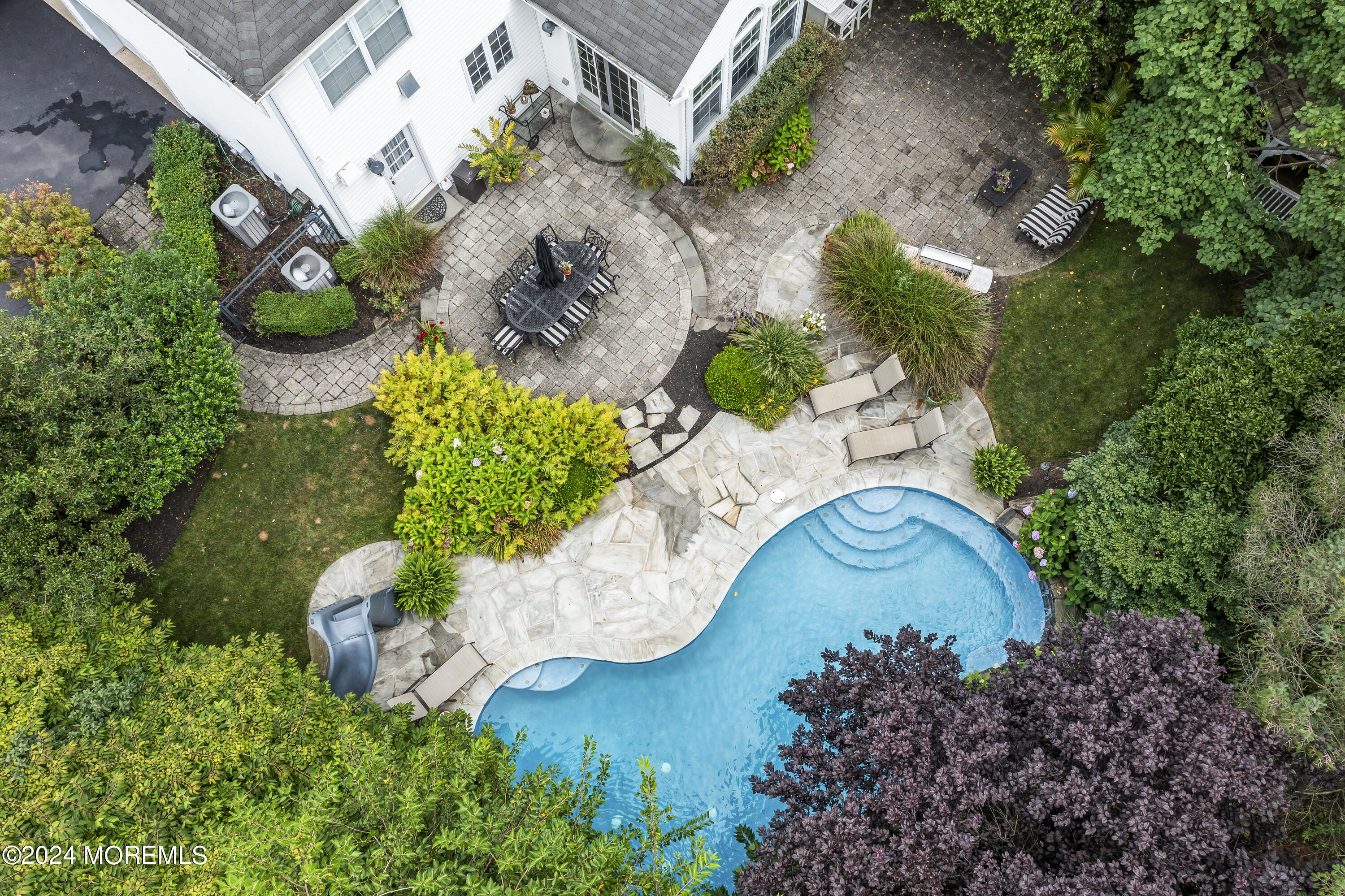 11 Maidenstone Drive