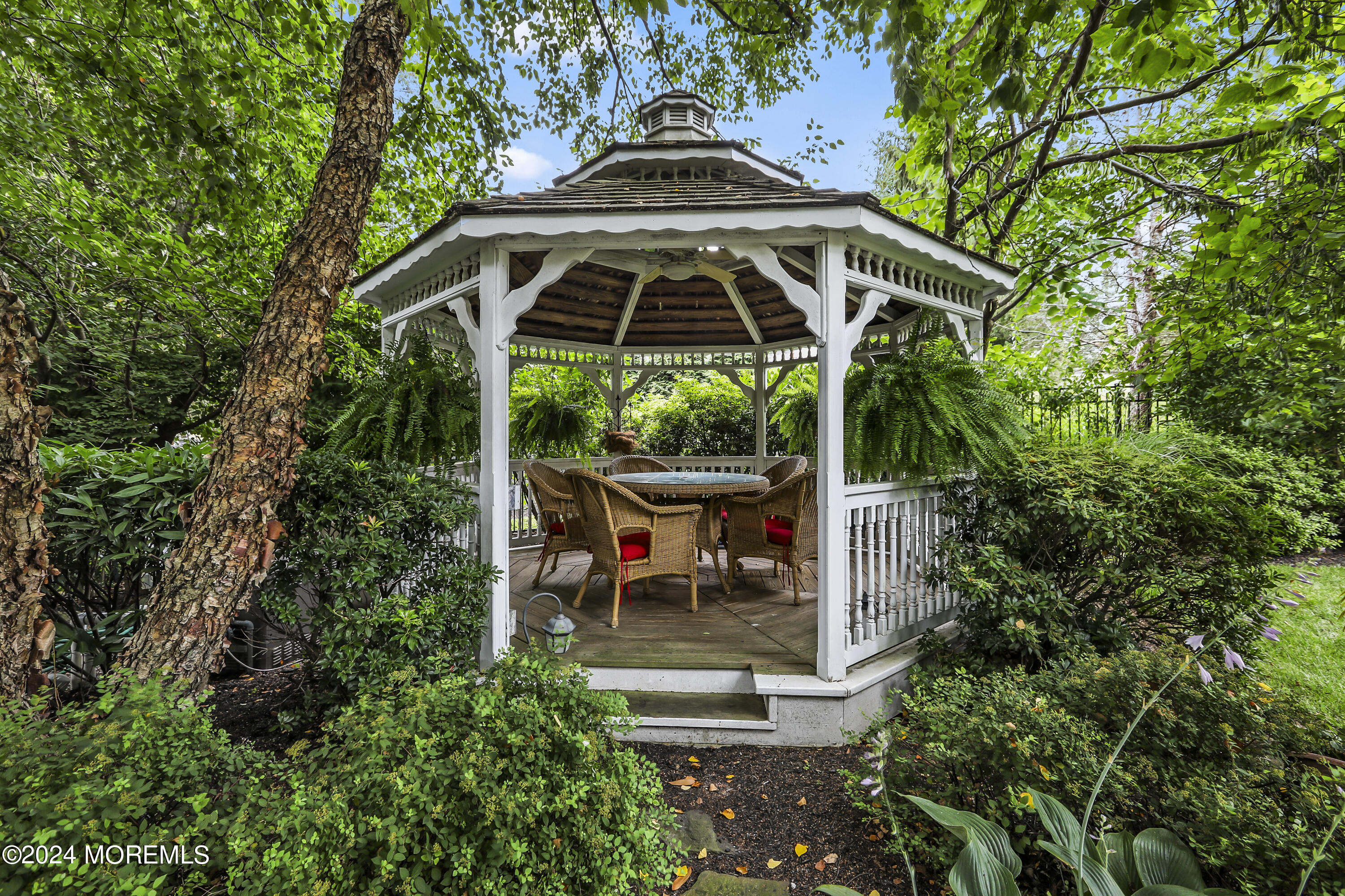 11 Maidenstone Drive