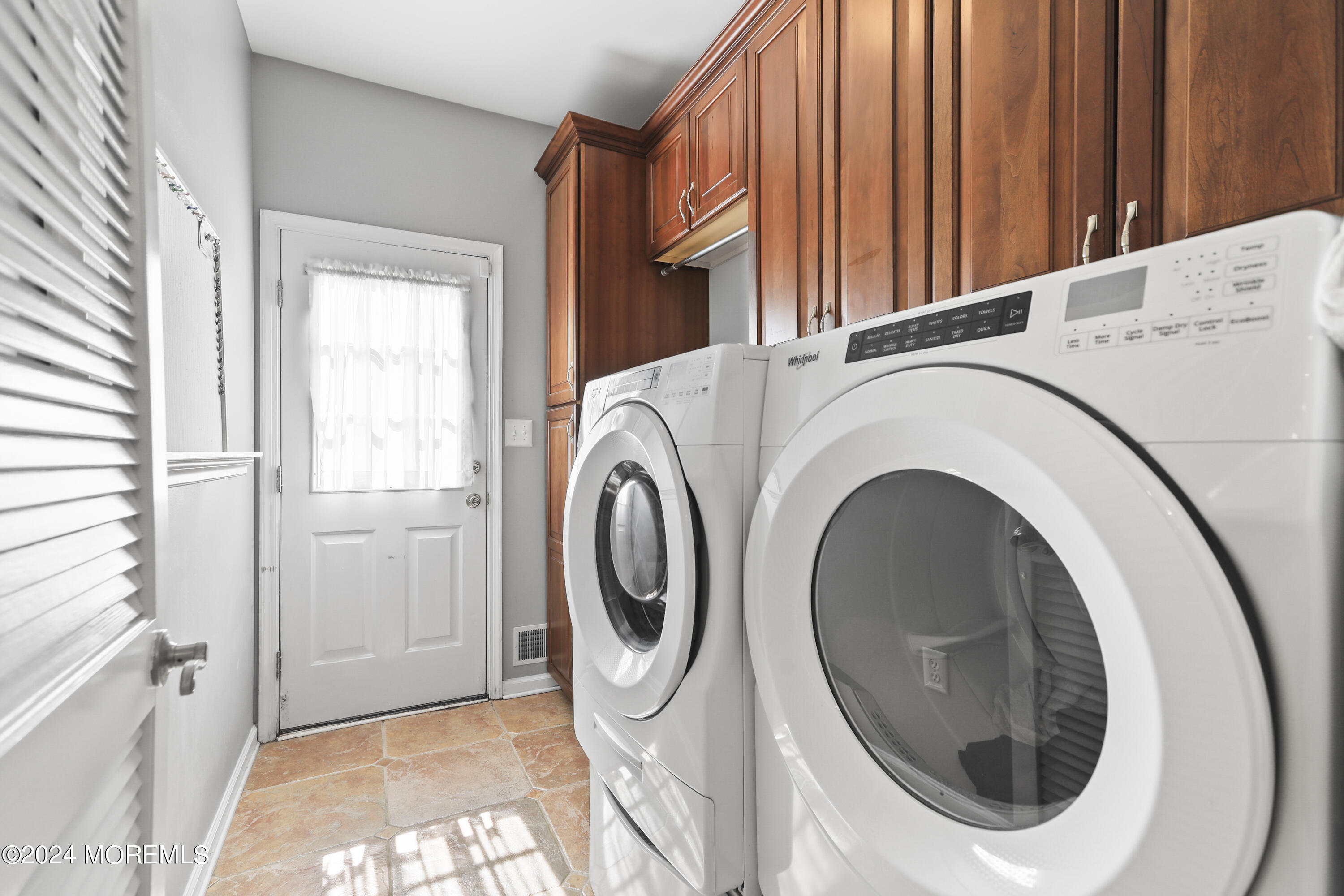 11 Maidenstone Drive