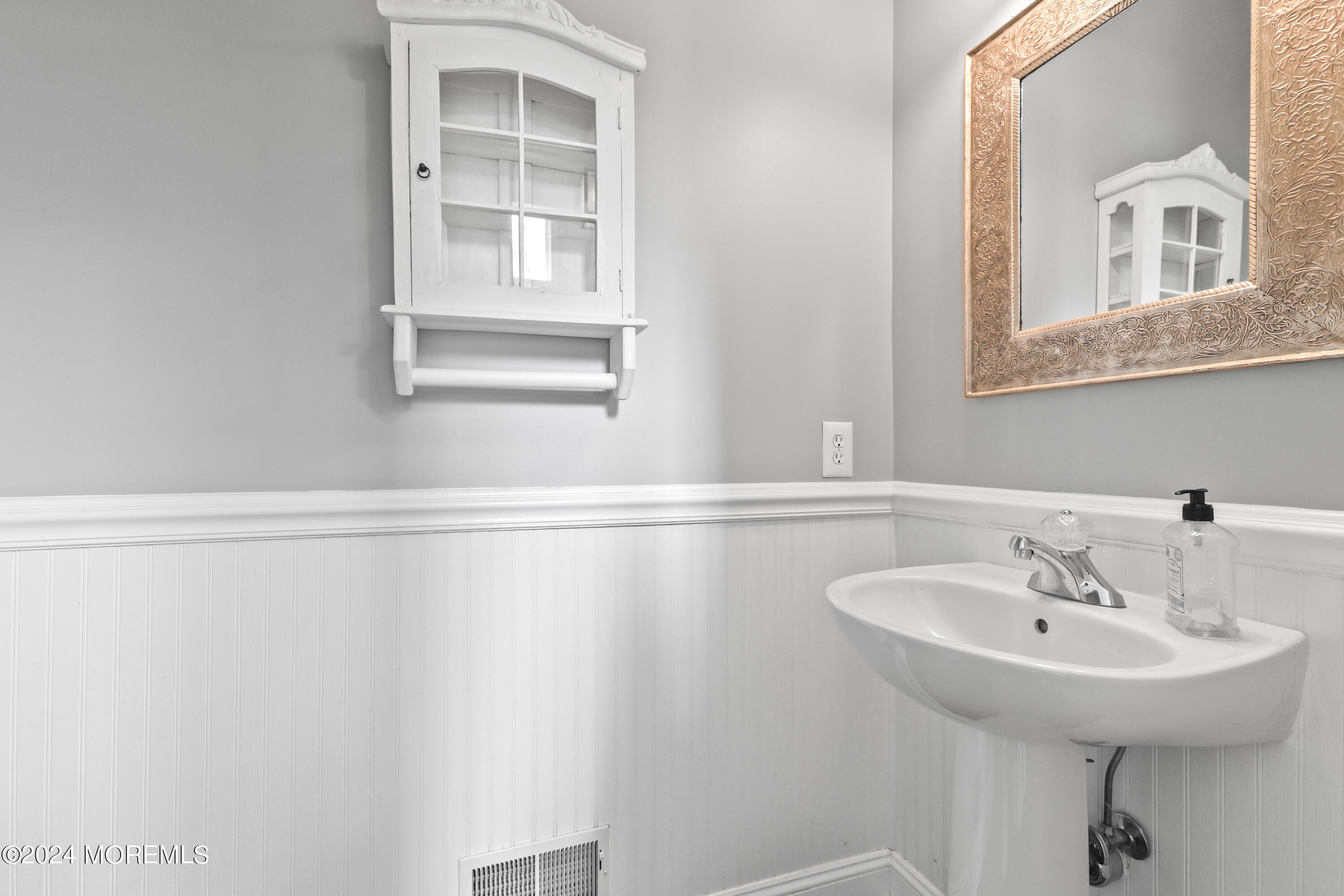 11 Maidenstone Drive