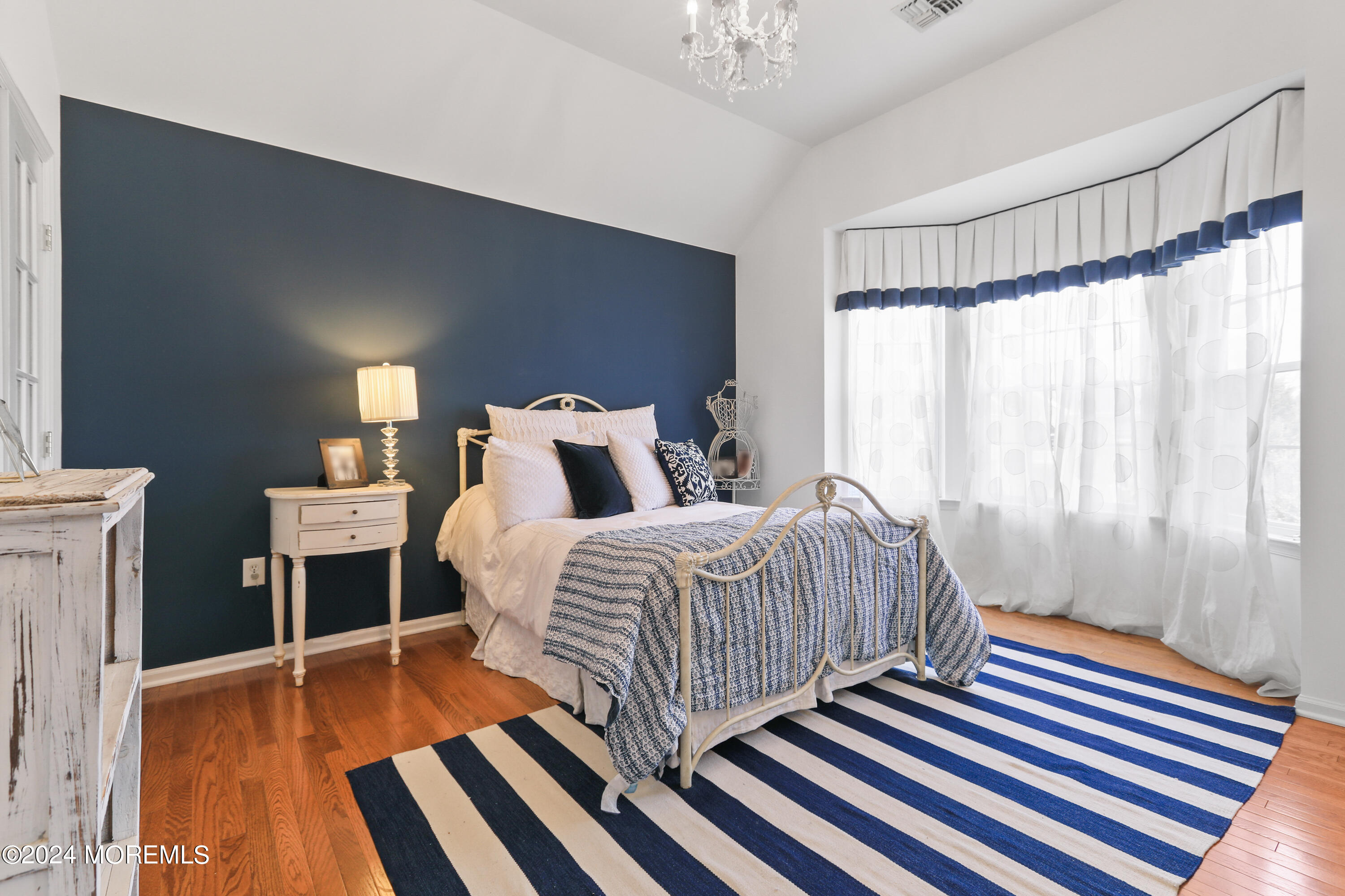 11 Maidenstone Drive