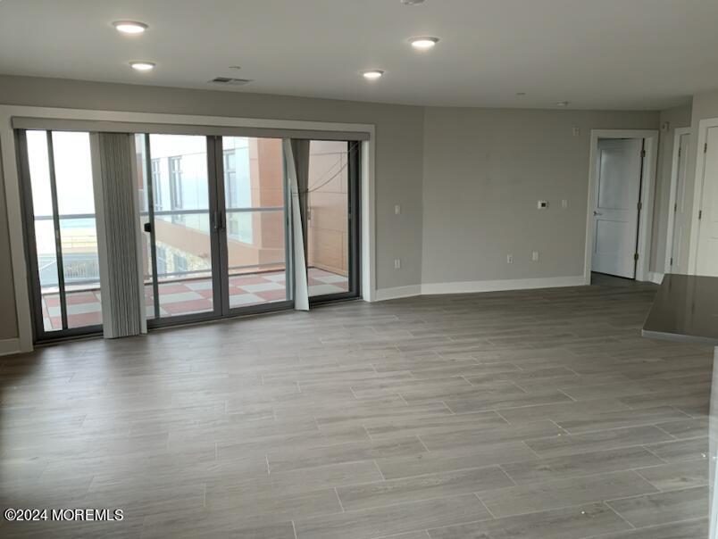 345 Ocean Boulevard, 208