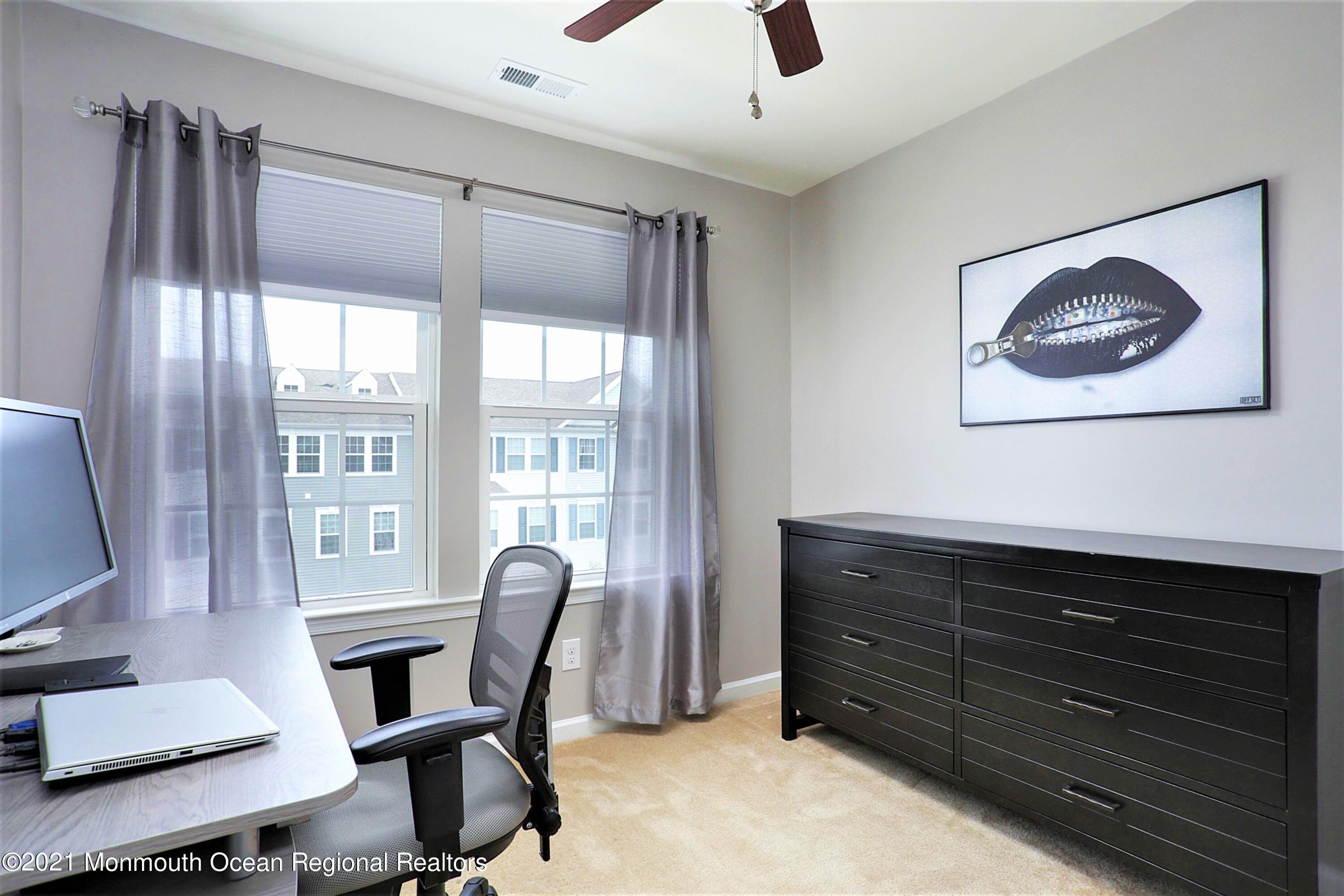 137 Beacon Lane, 605