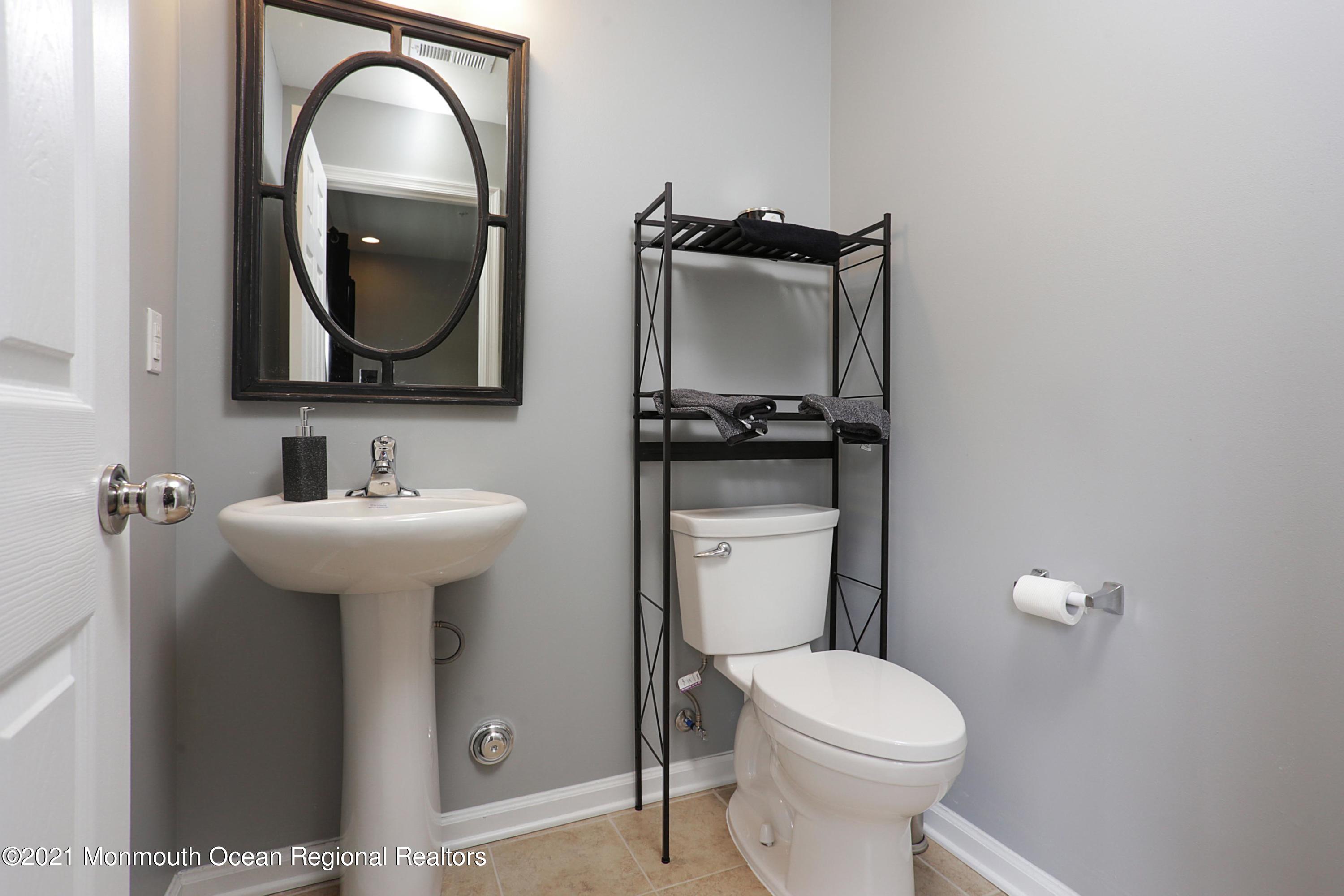 137 Beacon Lane, 605