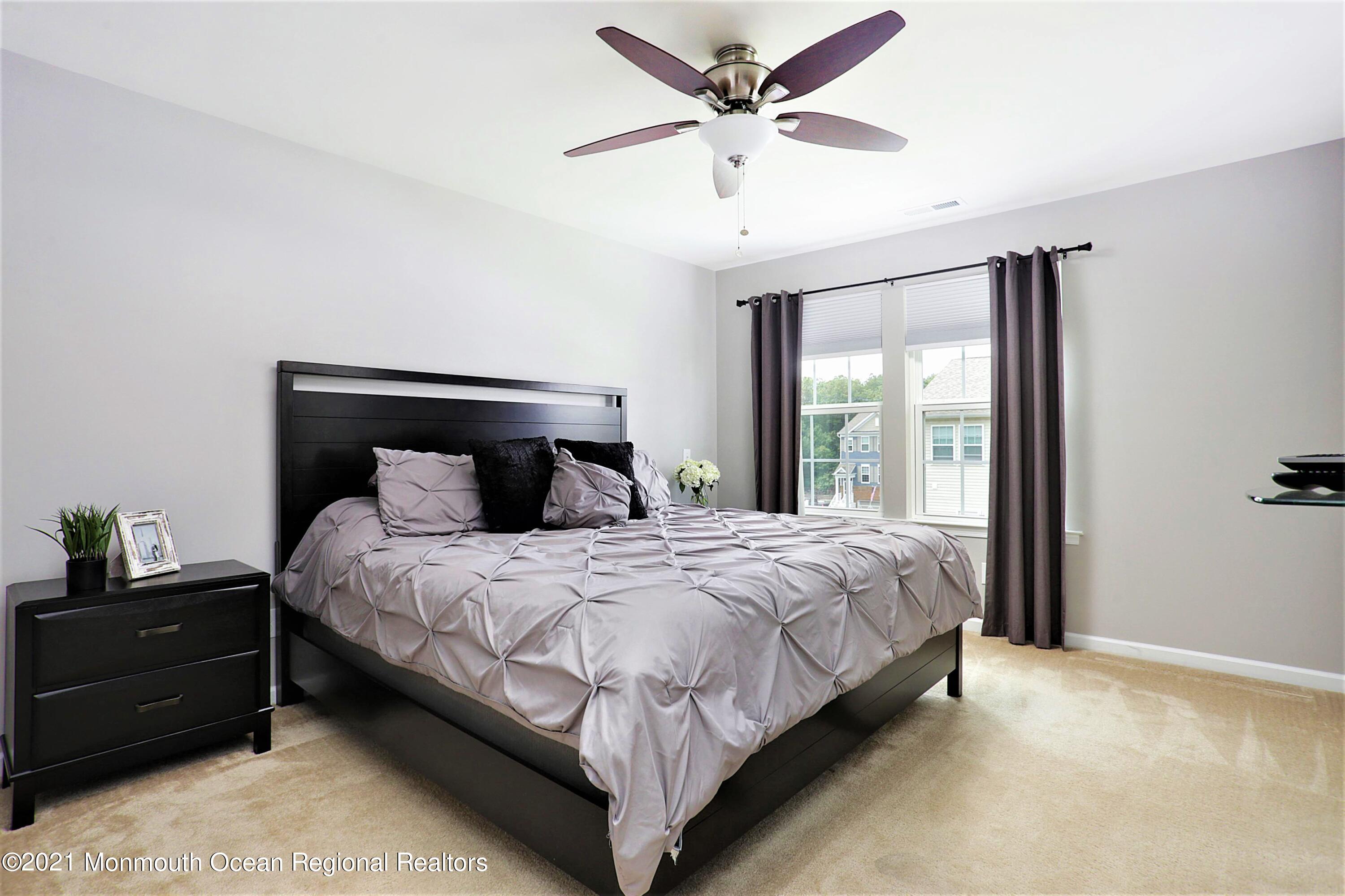 137 Beacon Lane, 605