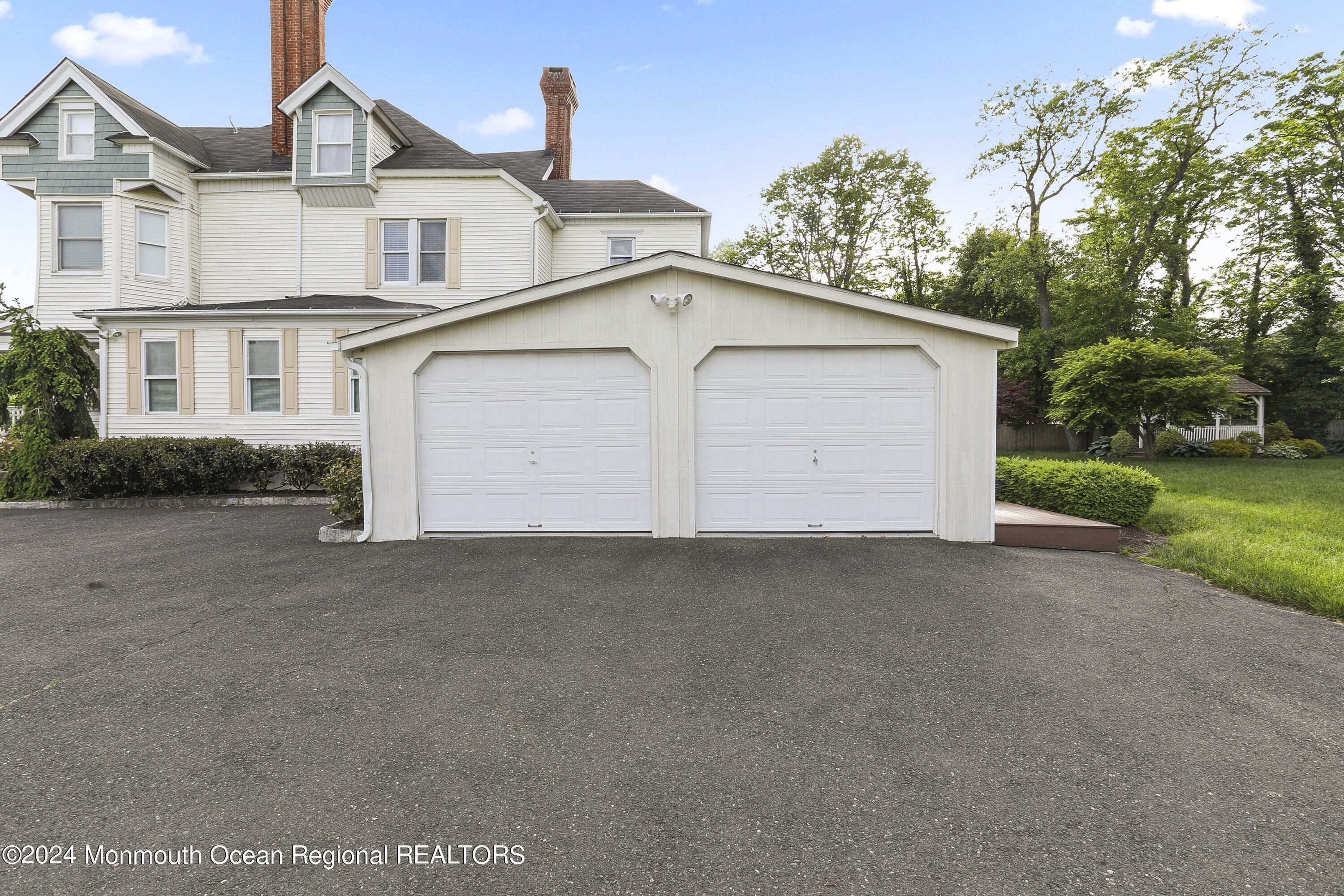 129 Franklin Avenue, Winter