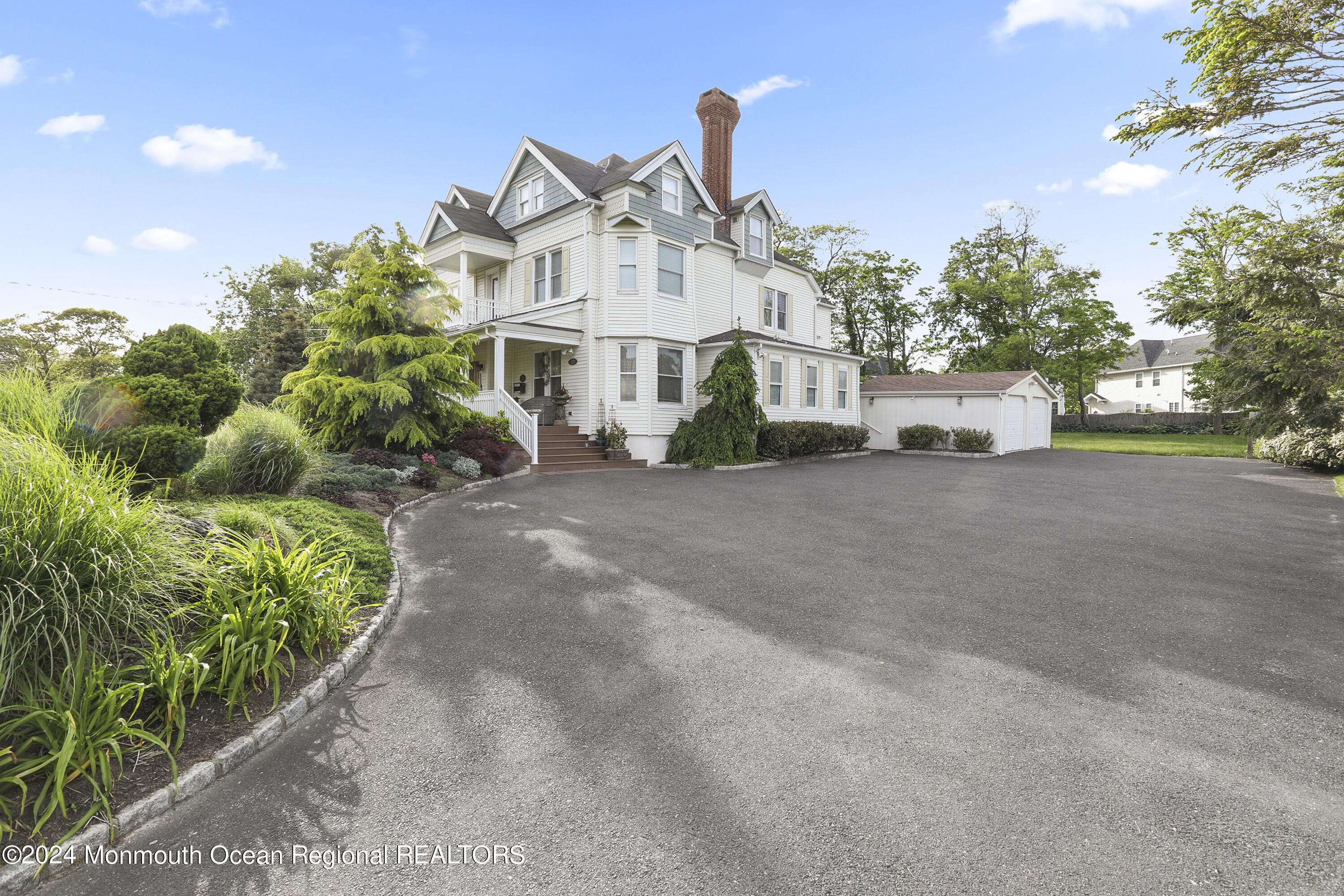 129 Franklin Avenue, Winter