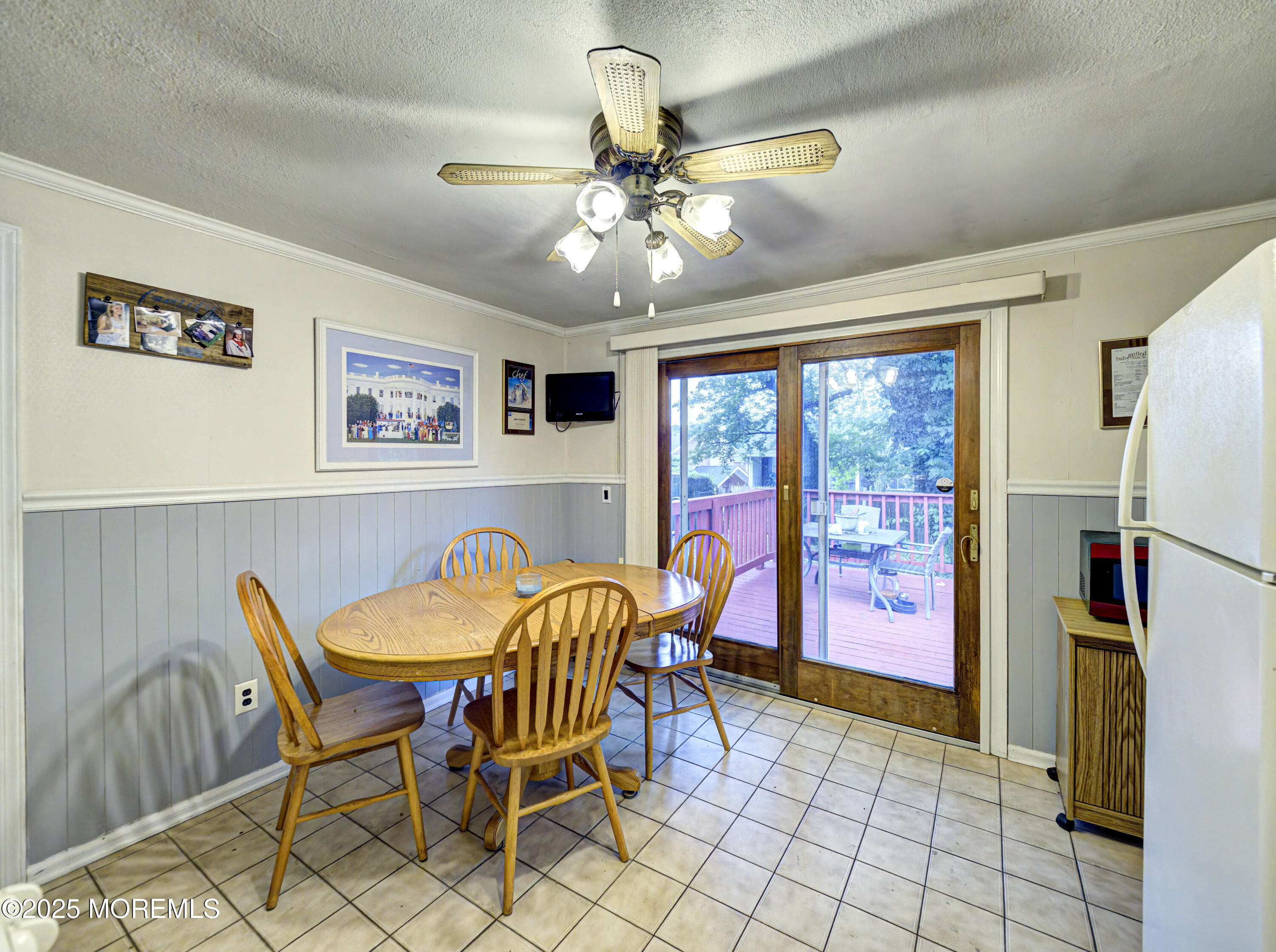 327 W Sylvania Avenue