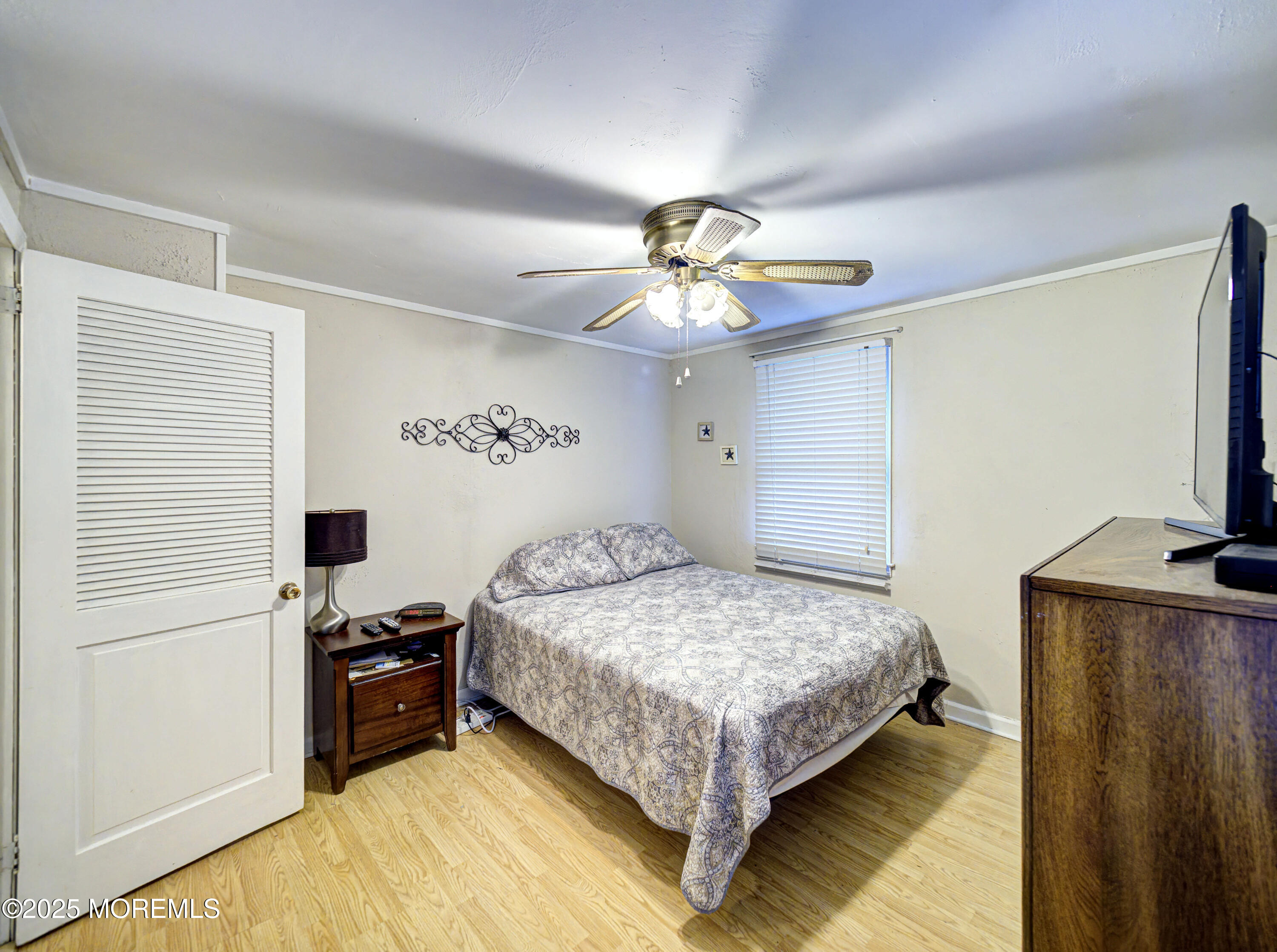 327 W Sylvania Avenue