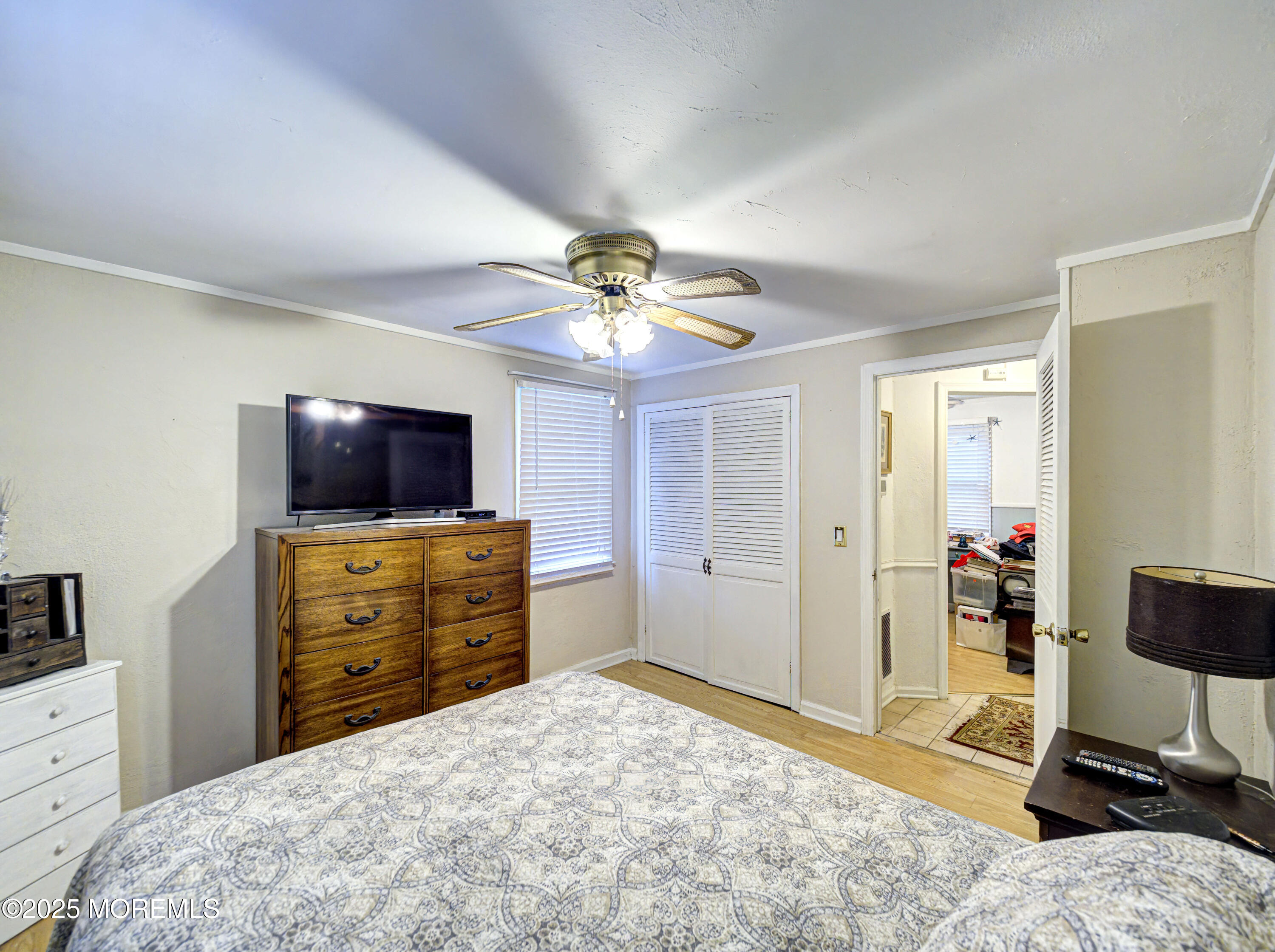 327 W Sylvania Avenue
