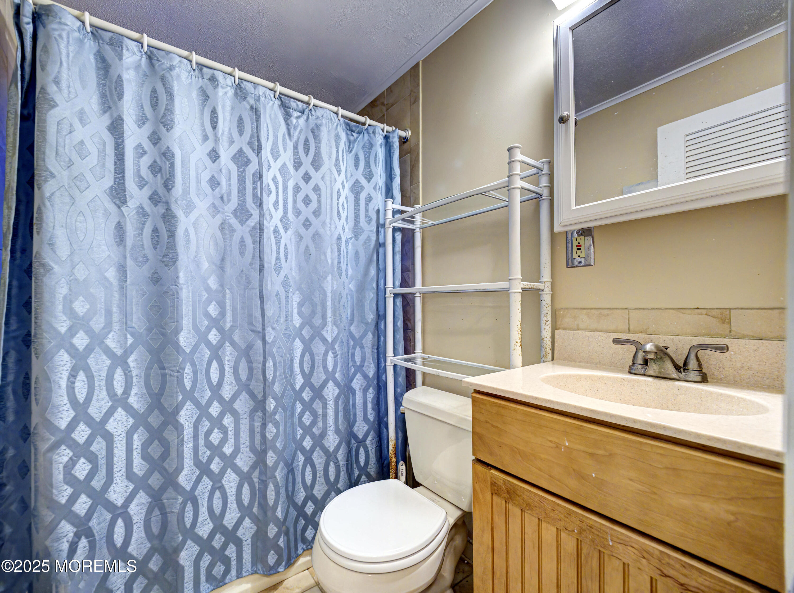 327 W Sylvania Avenue