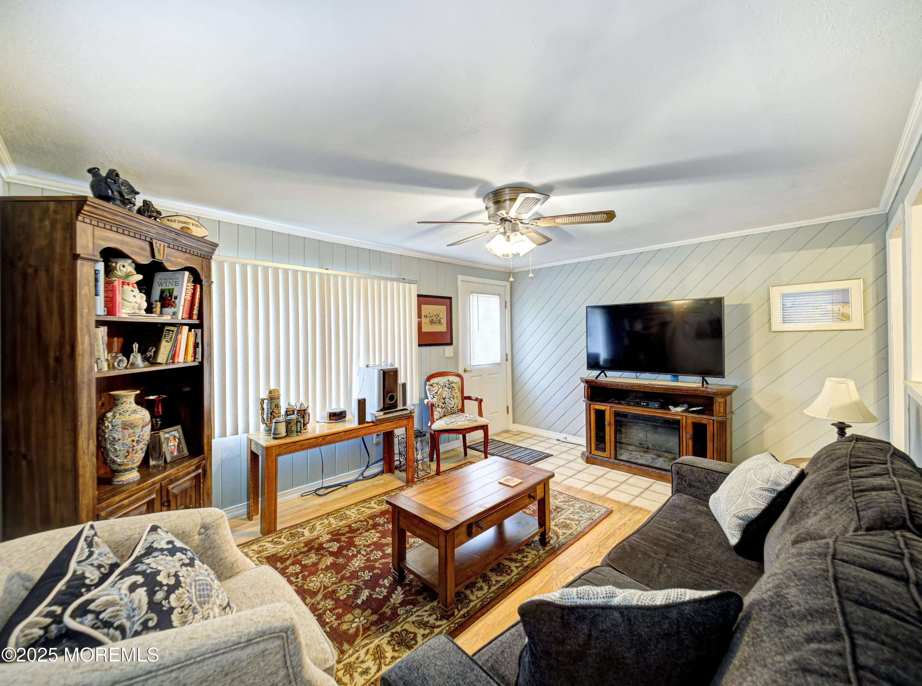 327 W Sylvania Avenue
