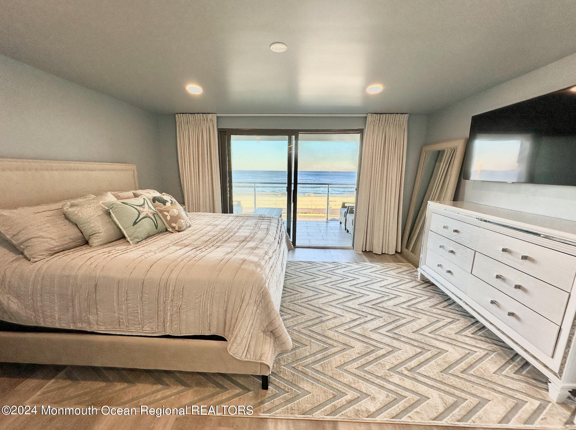 510 Ocean Avenue N 10