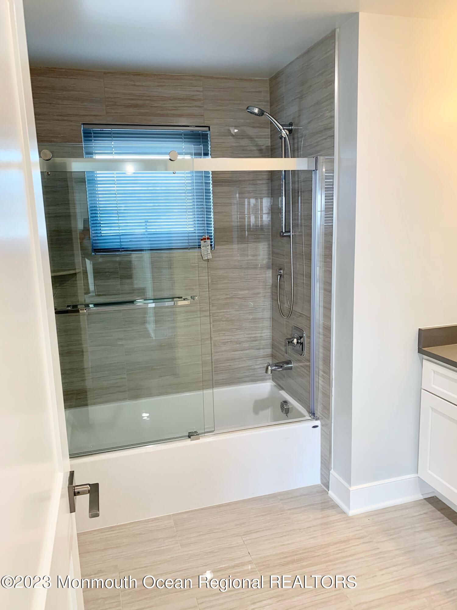 345 Ocean Boulevard, 101