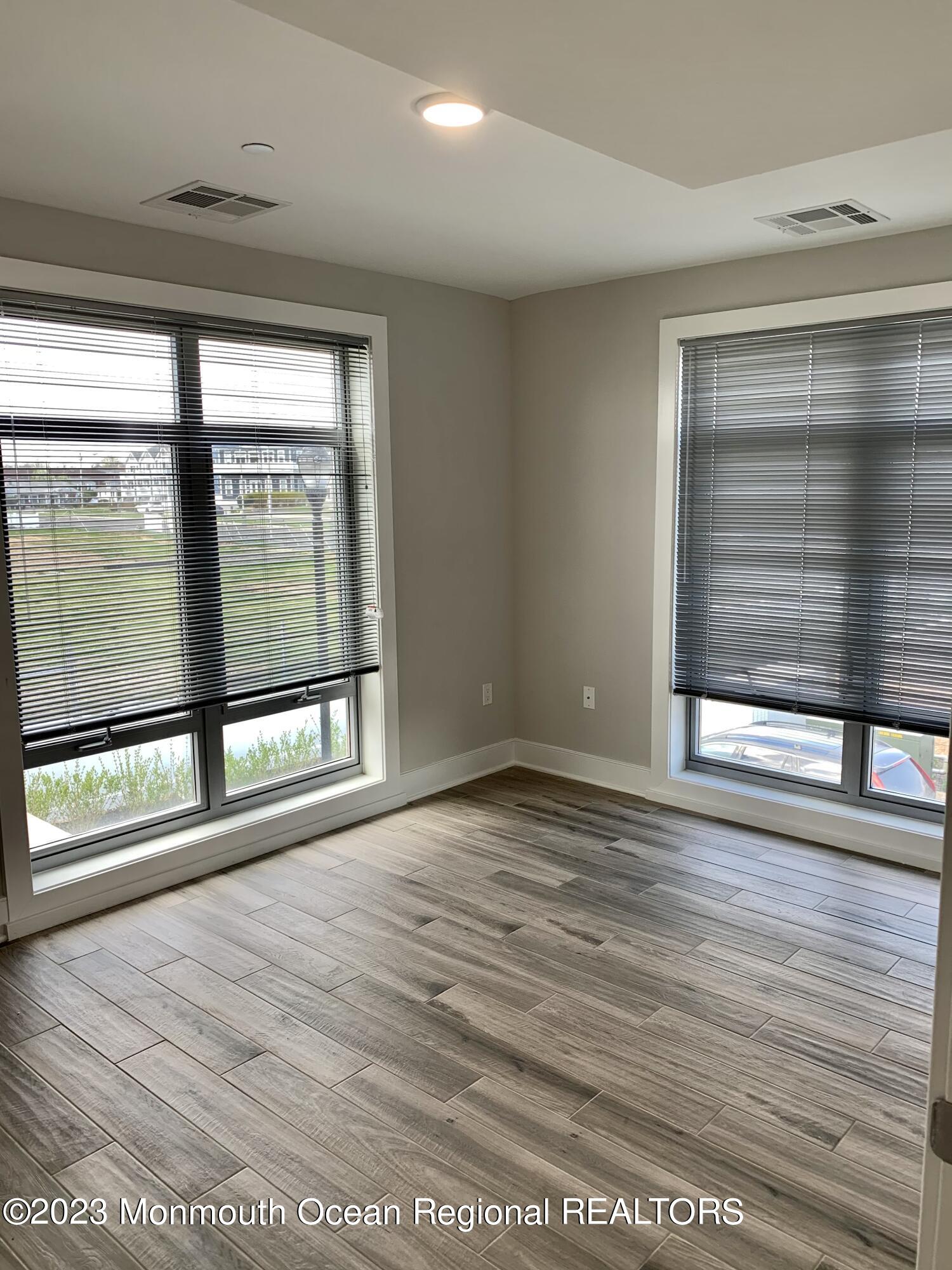 345 Ocean Boulevard, 101