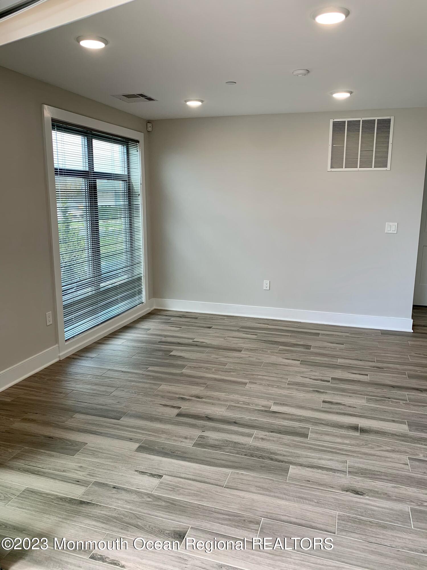 345 Ocean Boulevard, 101