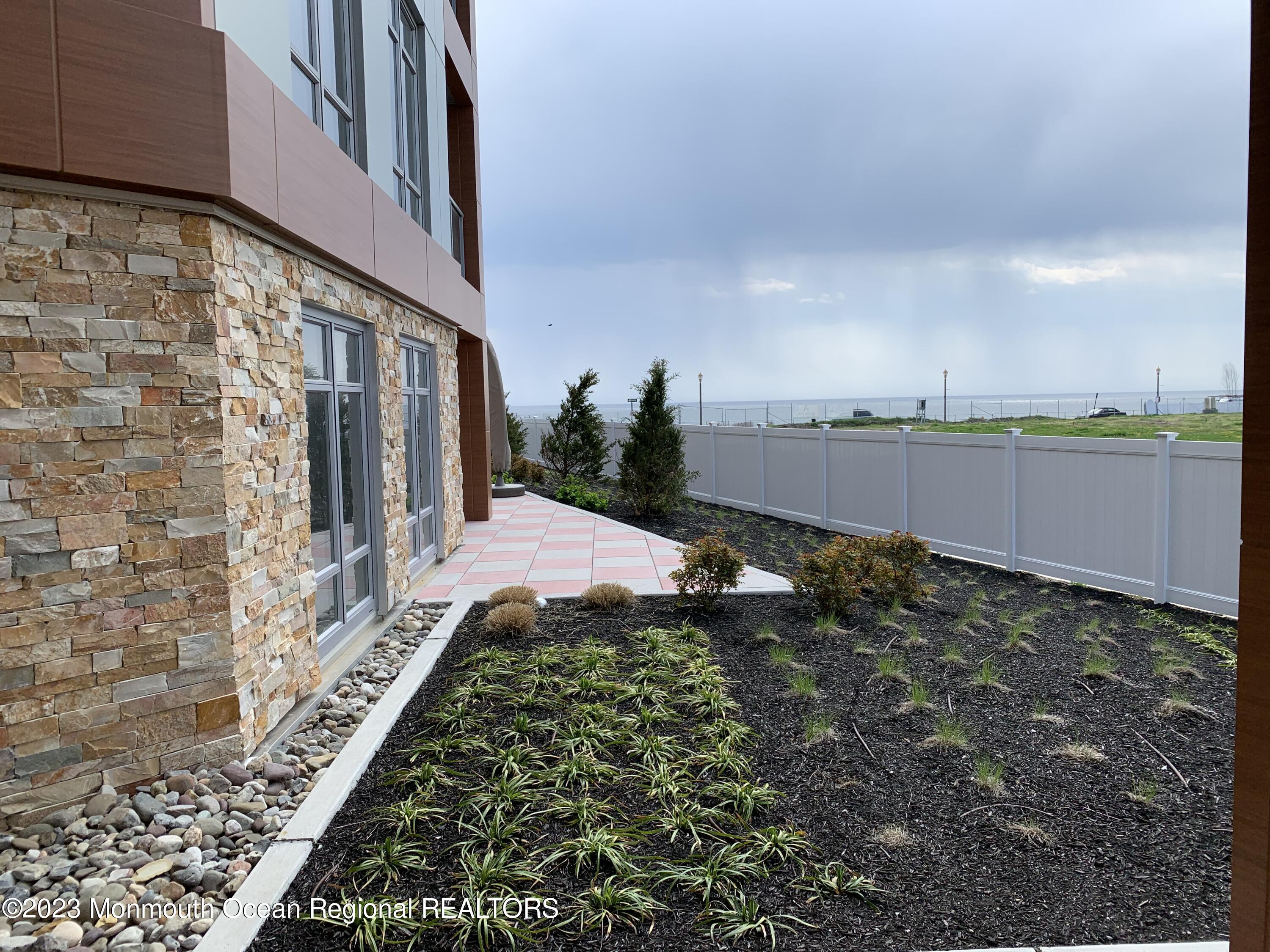 345 Ocean Boulevard, 101