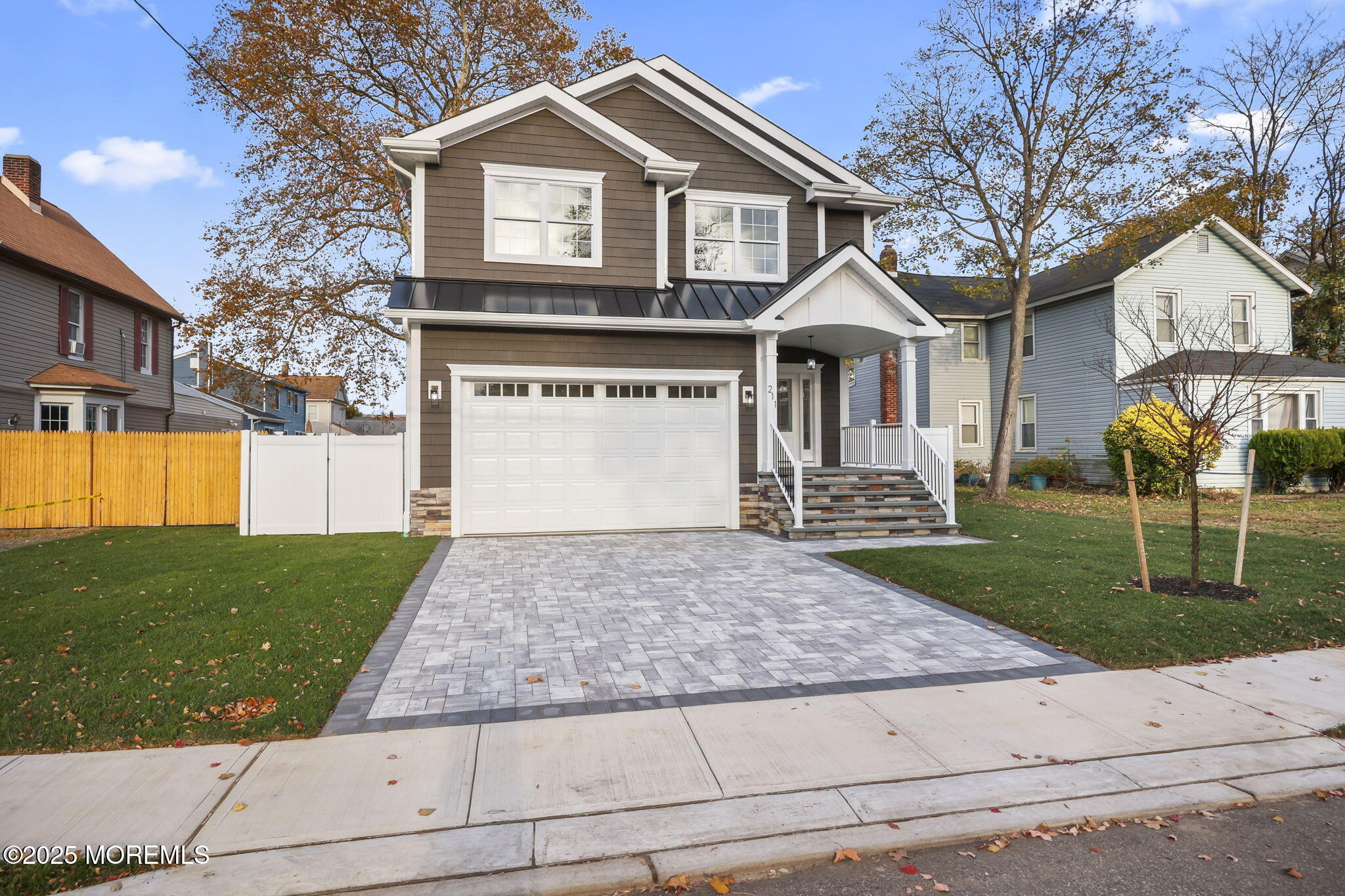 211 Rockwell Avenue