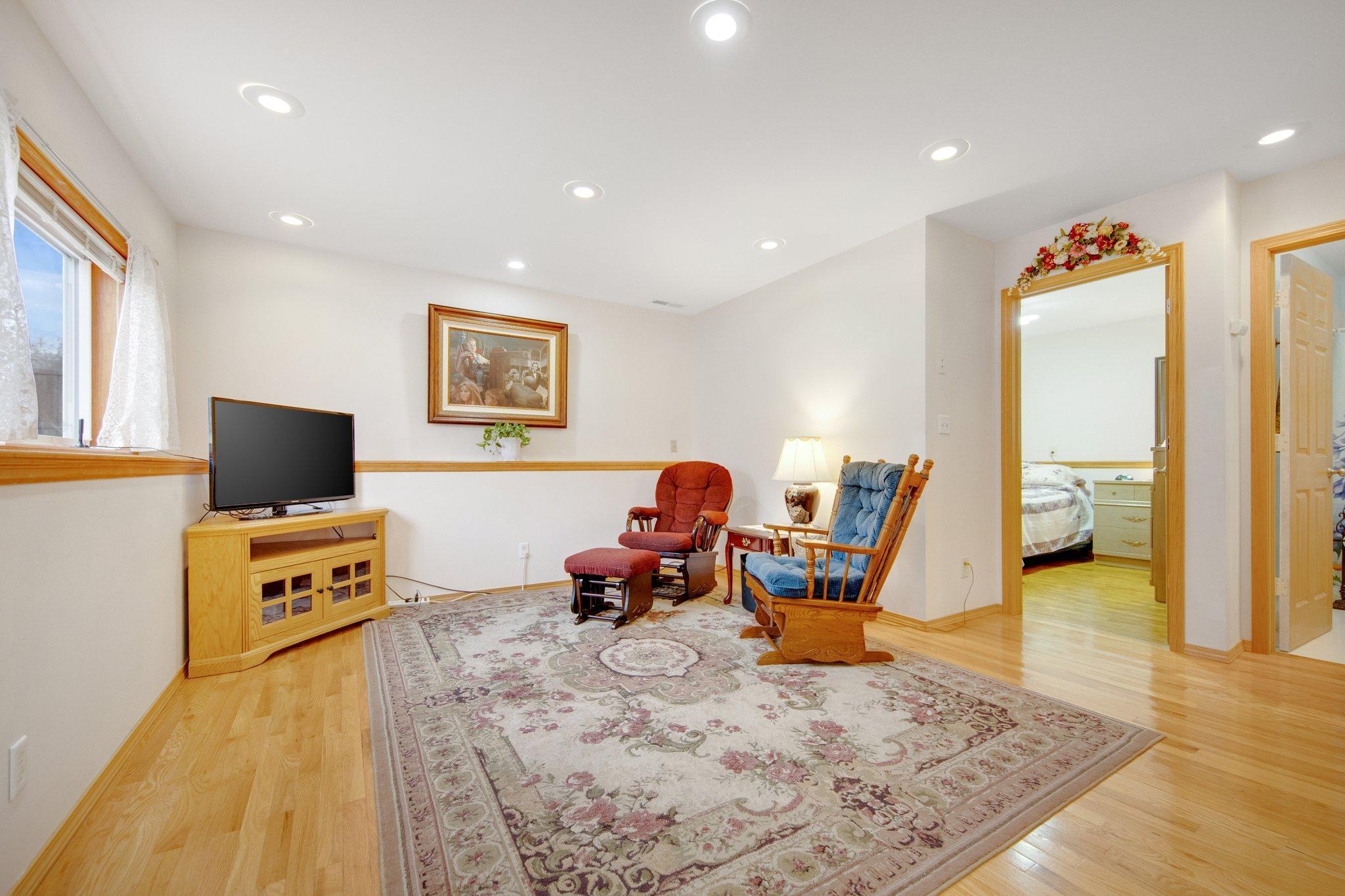 12259 194th Avenue NW