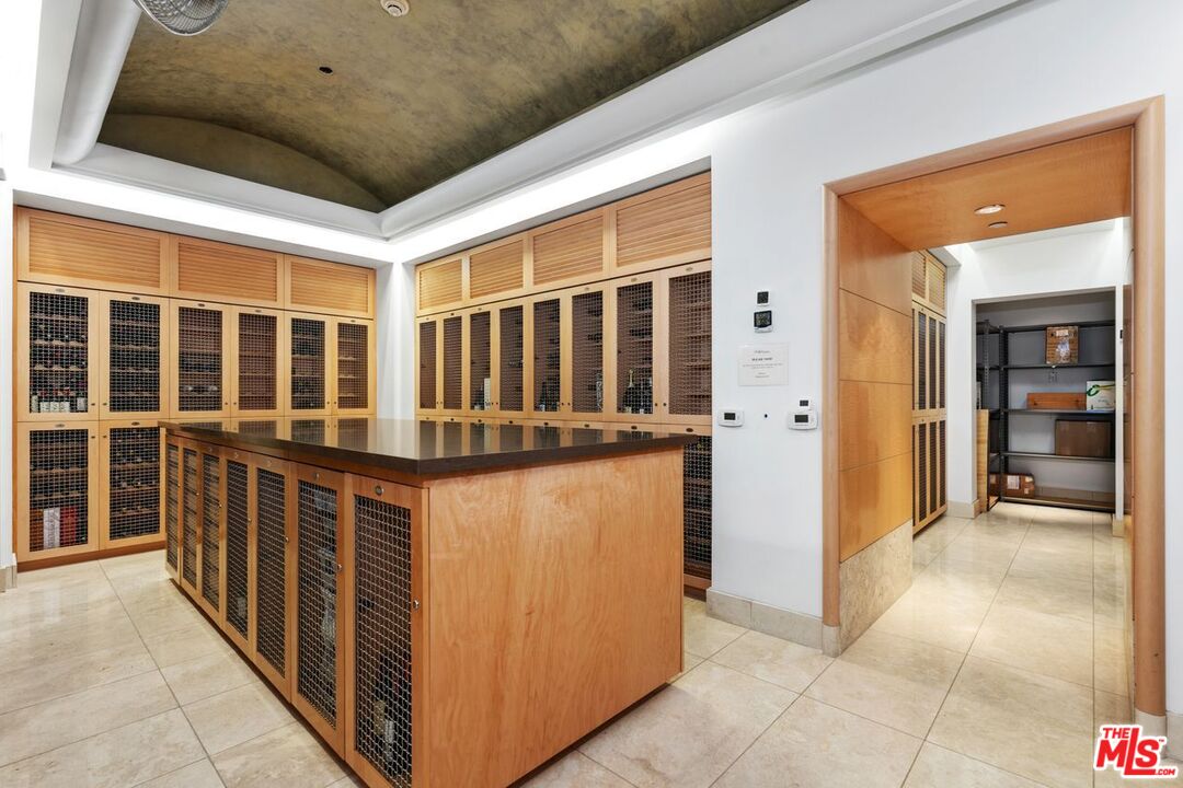 10800 Wilshire Blvd Unit: 702