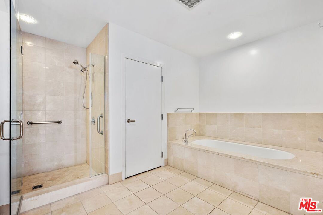 10800 Wilshire Blvd Unit: 702