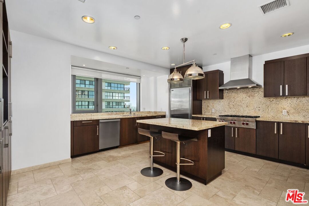 10800 Wilshire Blvd Unit: 702
