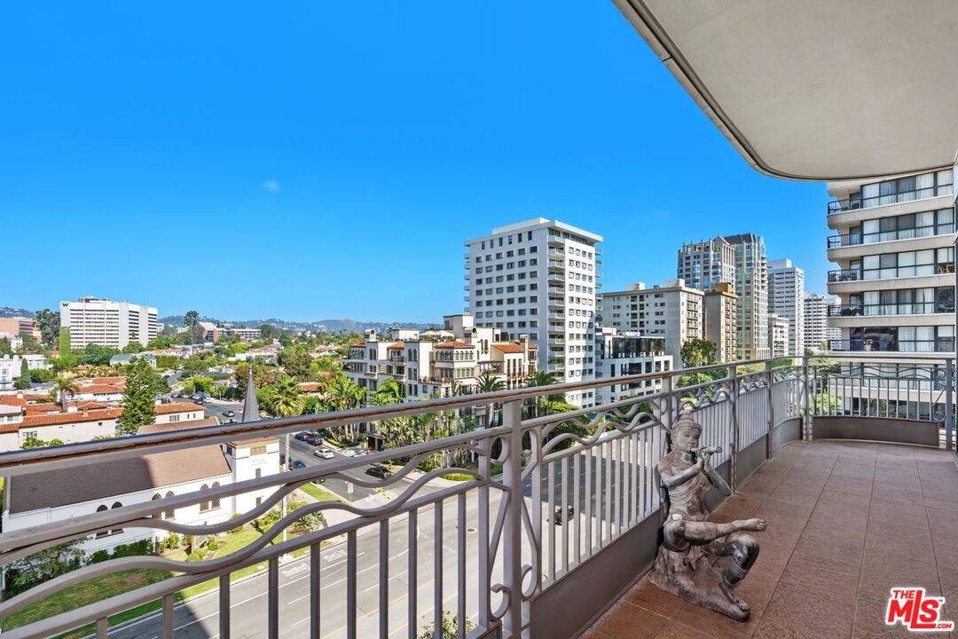 10800 Wilshire Blvd Unit: 702
