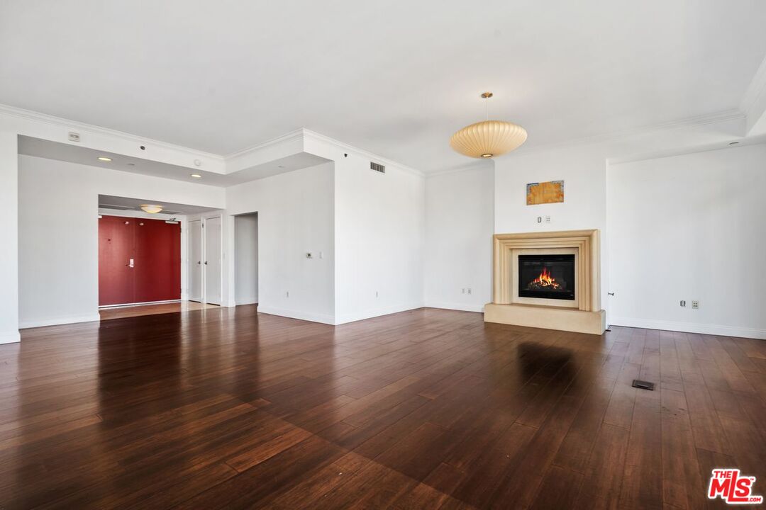 10800 Wilshire Blvd Unit: 702