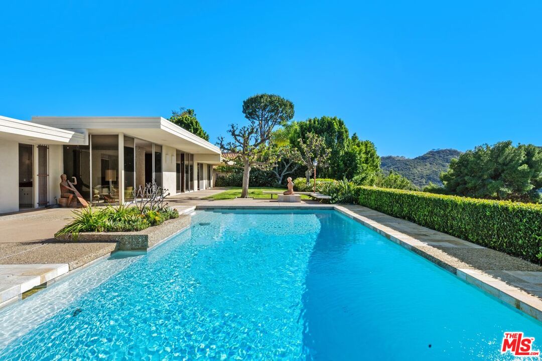 3031 Elvido Dr