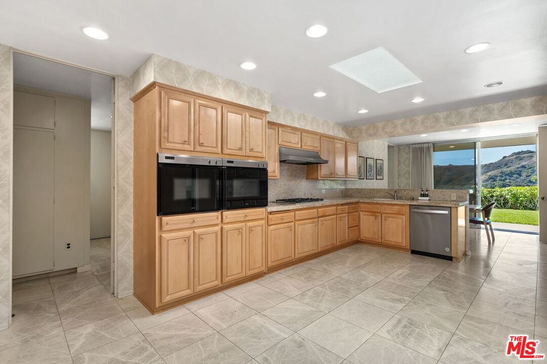 3031 Elvido Dr
