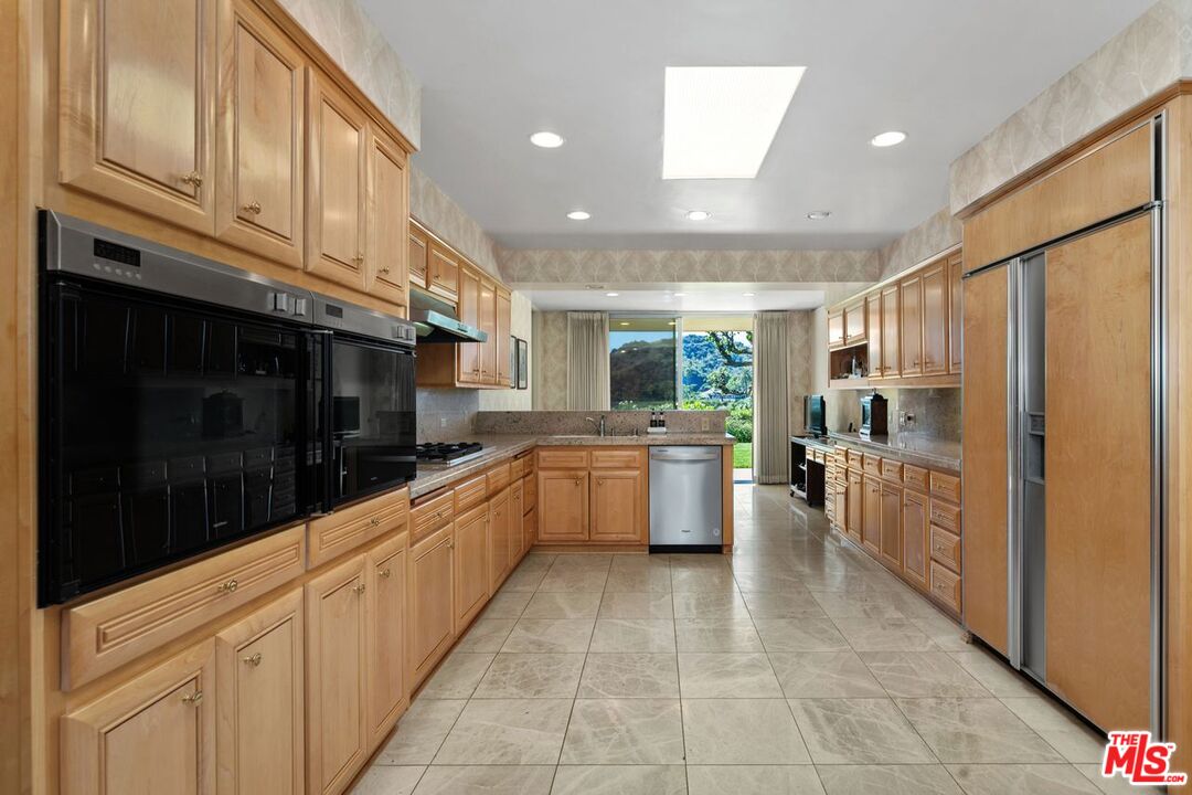 3031 Elvido Dr