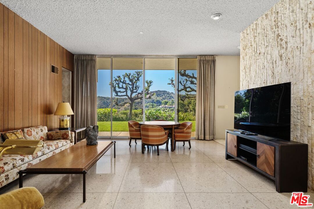 3031 Elvido Dr