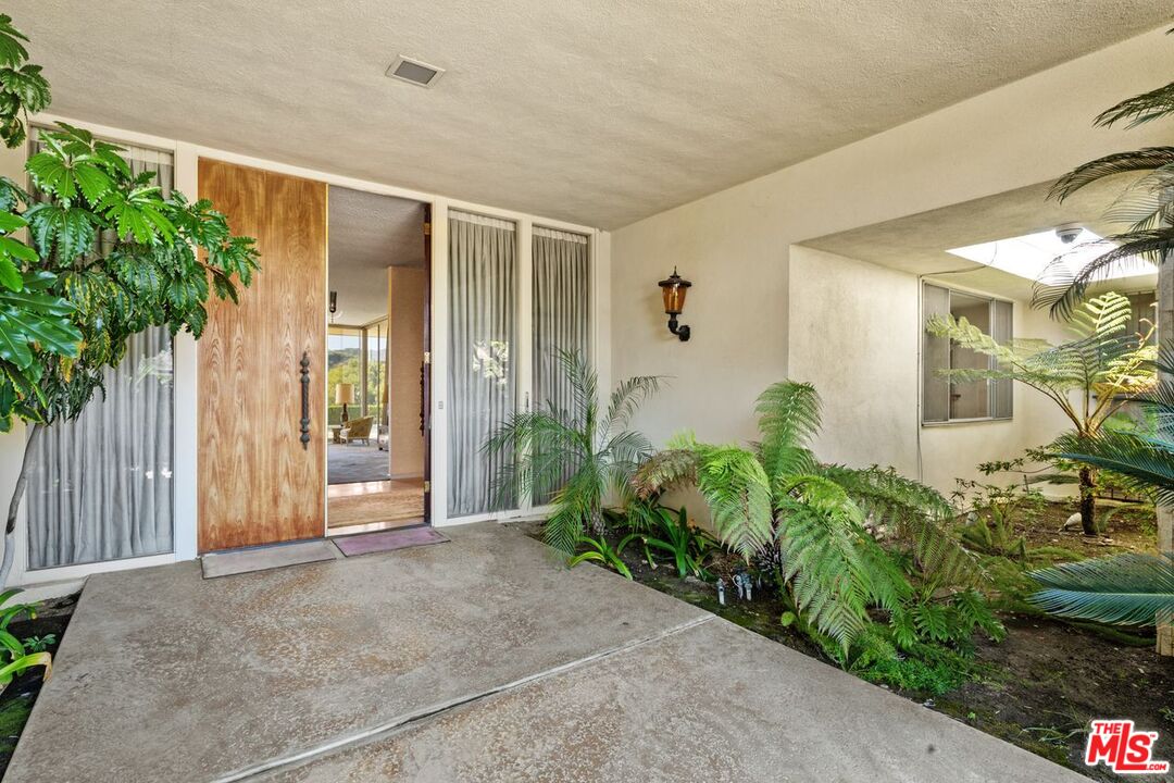 3031 Elvido Dr