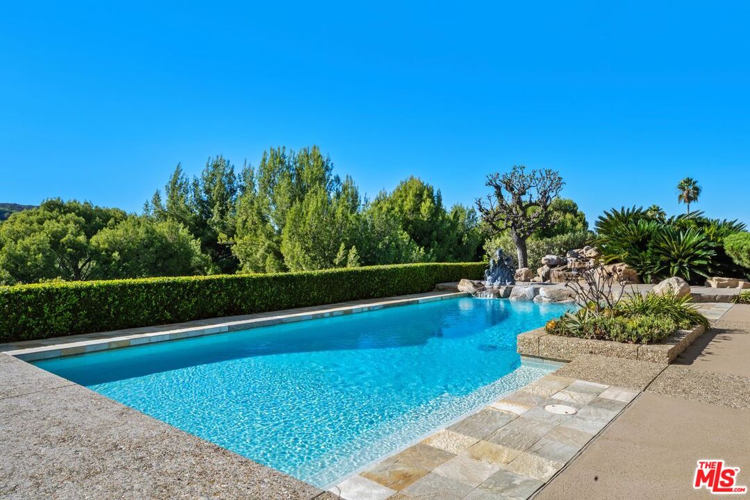 3031 Elvido Dr