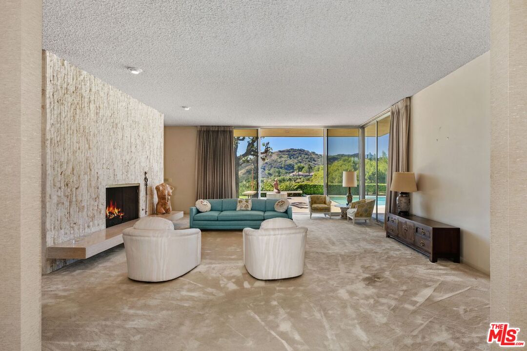 3031 Elvido Dr