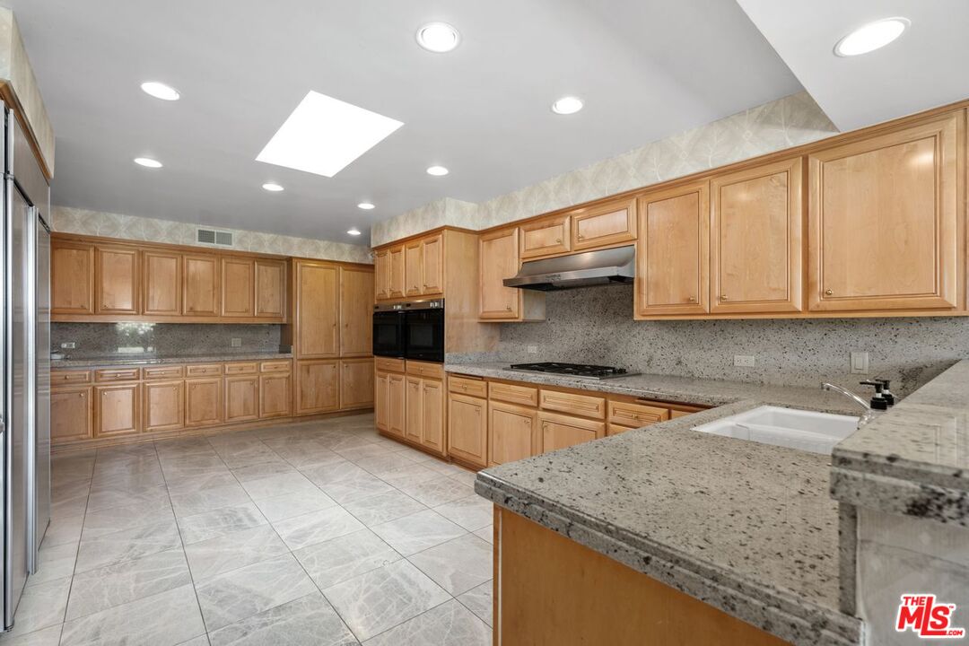 3031 Elvido Dr