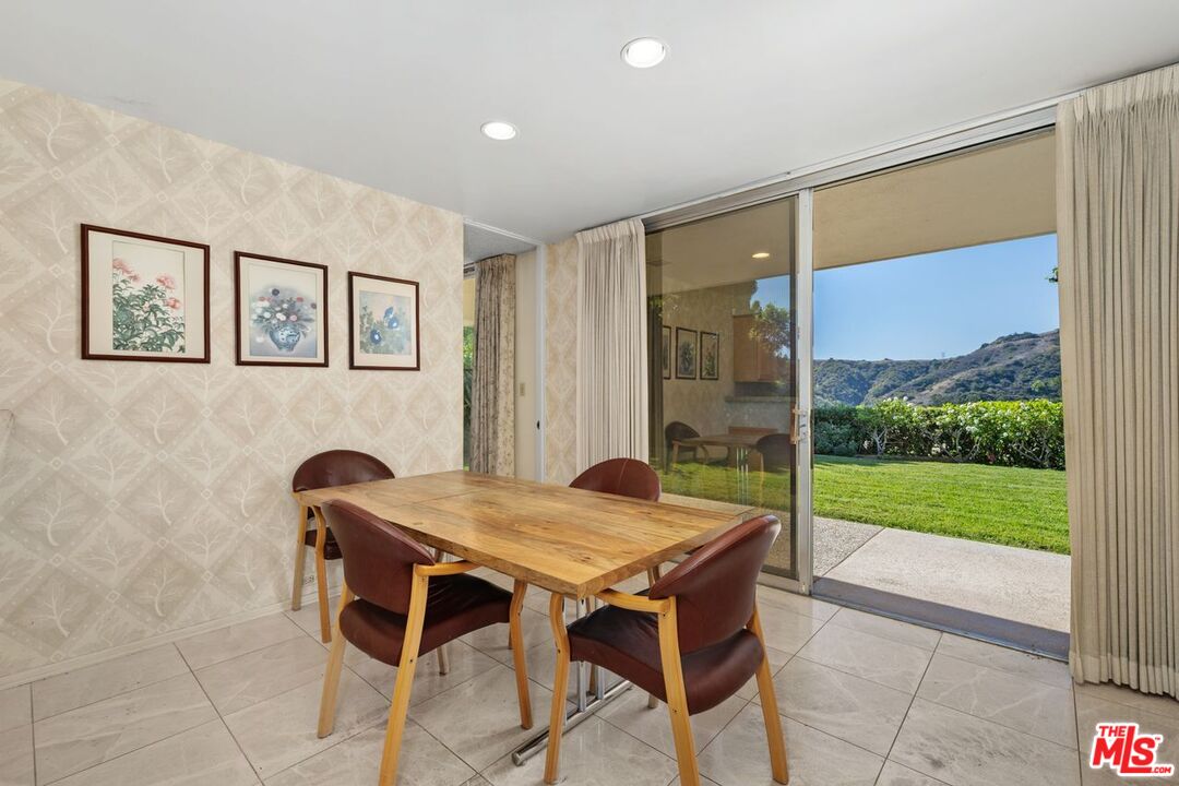 3031 Elvido Dr