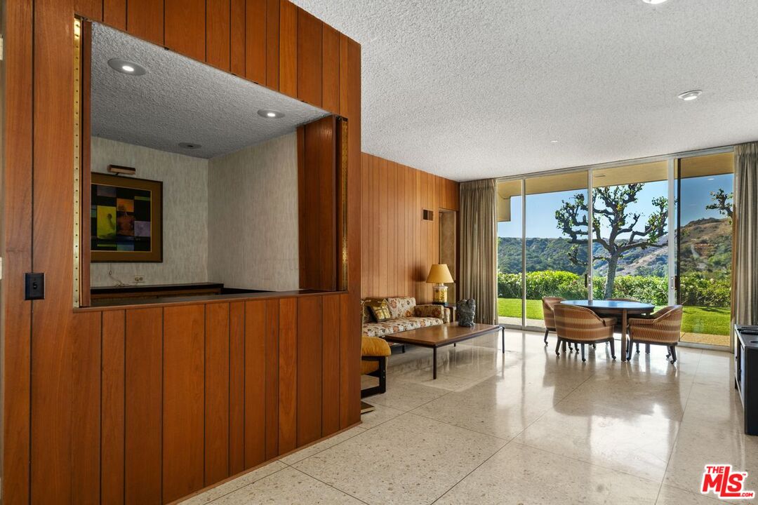 3031 Elvido Dr