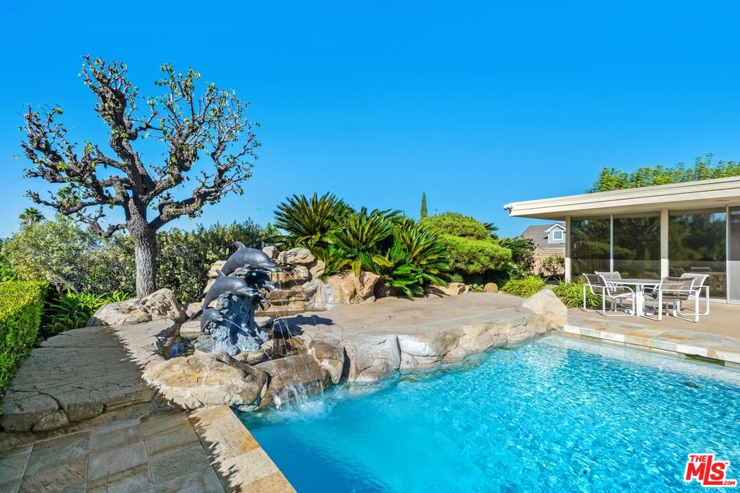 3031 Elvido Dr