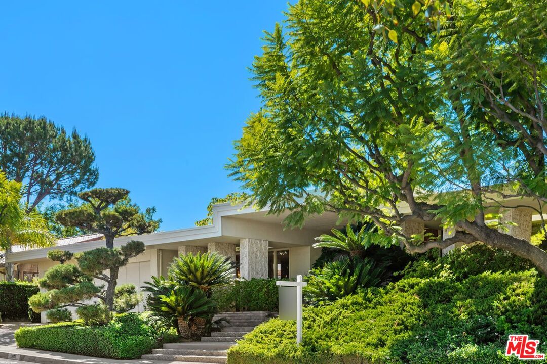 3031 Elvido Dr