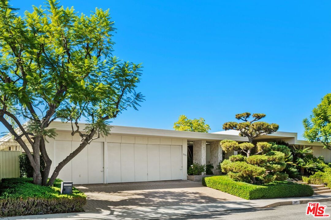 3031 Elvido Dr