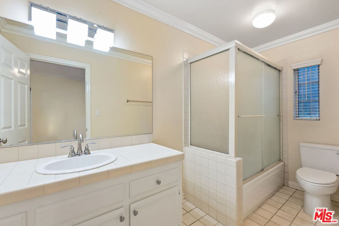 1808 Franklin Canyon Dr