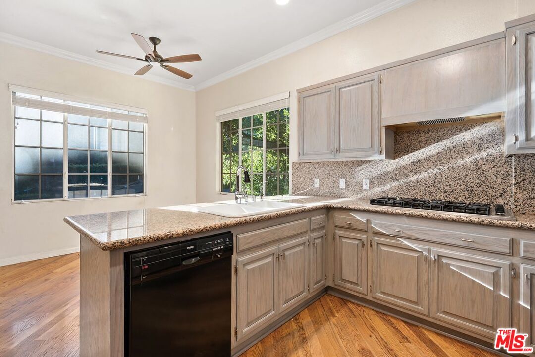 1808 Franklin Canyon Dr