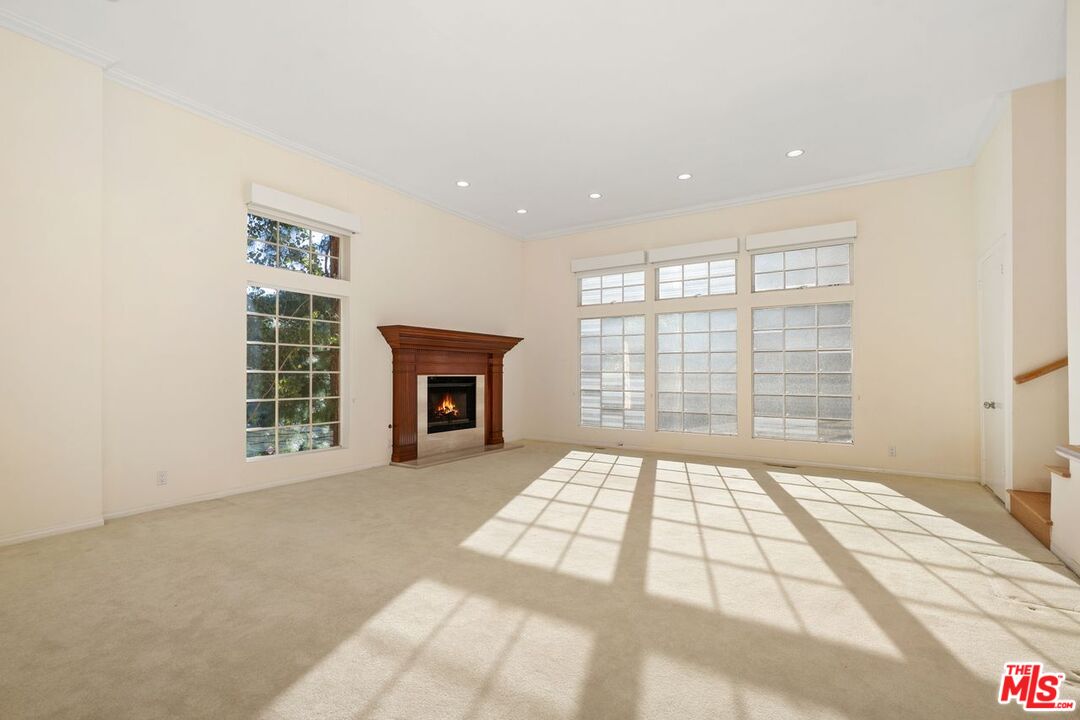 1808 Franklin Canyon Dr