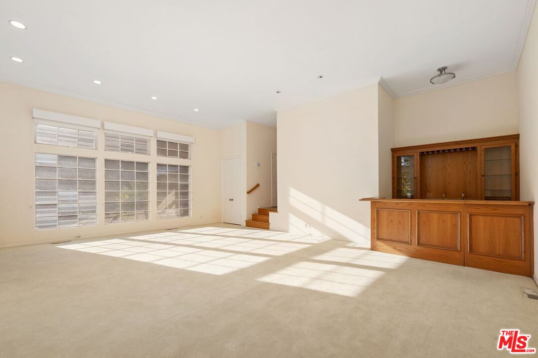 1808 Franklin Canyon Dr