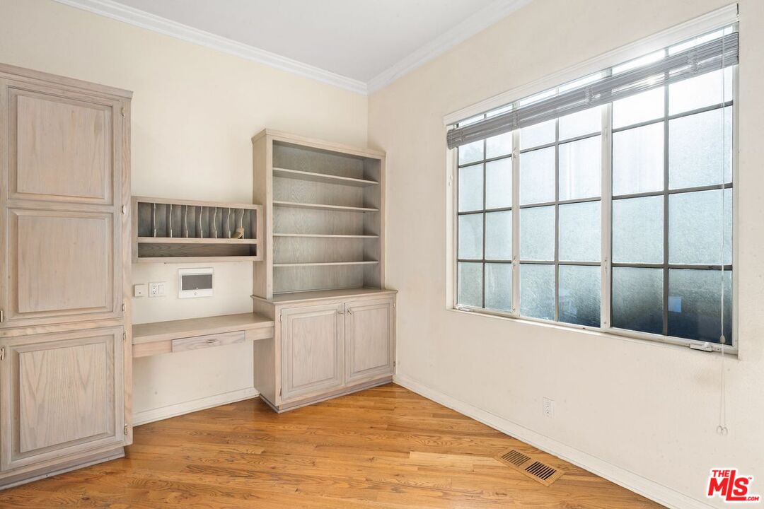 1808 Franklin Canyon Dr