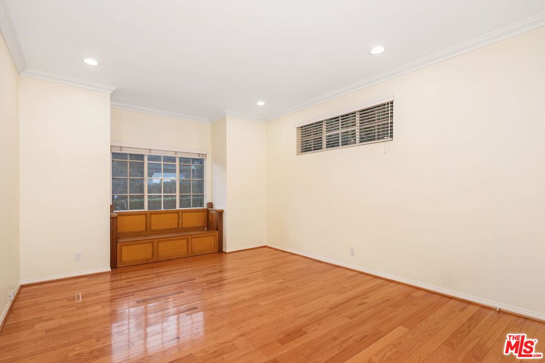 1808 Franklin Canyon Dr